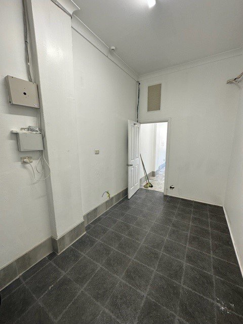 Photo - 2a/280 Crown Street, Wollongong NSW 2500 - Image 5