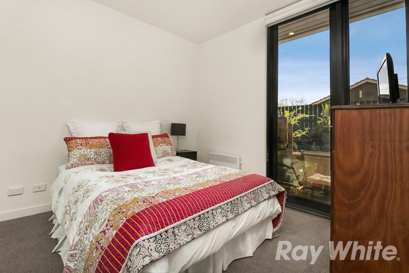 Photo - 2A/38 Hutchinson Street, Brunswick East VIC 3057 - Image 4