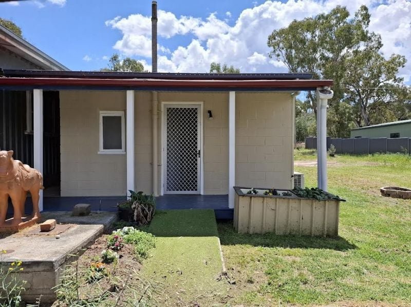 Photo - 2B Britannia Street, Stanthorpe QLD 4380 - Image 12