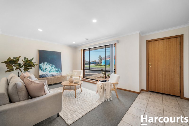 Photo - 2B Hooker Road, Werribee VIC 3030 - Image 3