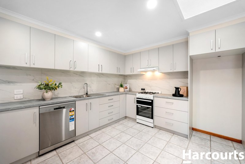 Photo - 2B Hooker Road, Werribee VIC 3030 - Image 5