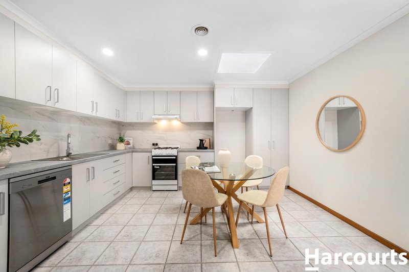 Photo - 2B Hooker Road, Werribee VIC 3030 - Image 6