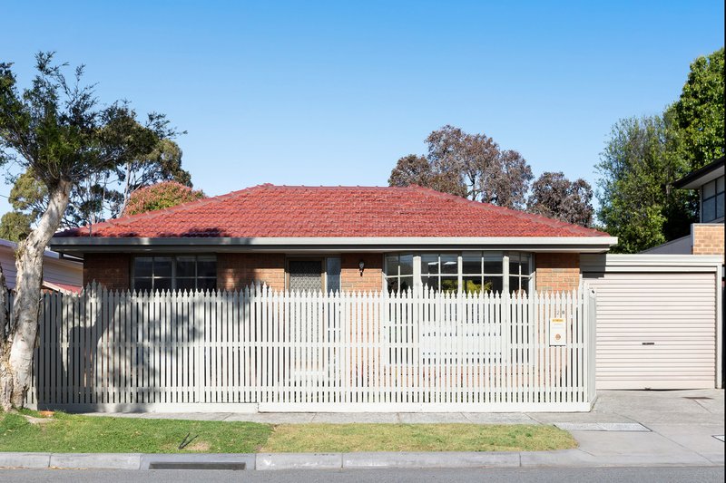 2b Jack Road, Cheltenham VIC 3192