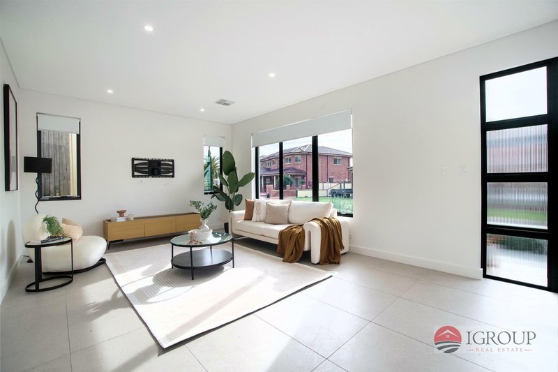 Photo - 2B Meehan Street, West Hoxton NSW 2171 - Image 3