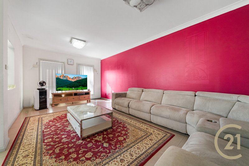 Photo - 2B Morison Drive, Lurnea NSW 2170 - Image 2