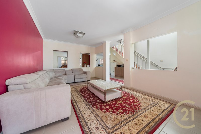 Photo - 2B Morison Drive, Lurnea NSW 2170 - Image 4