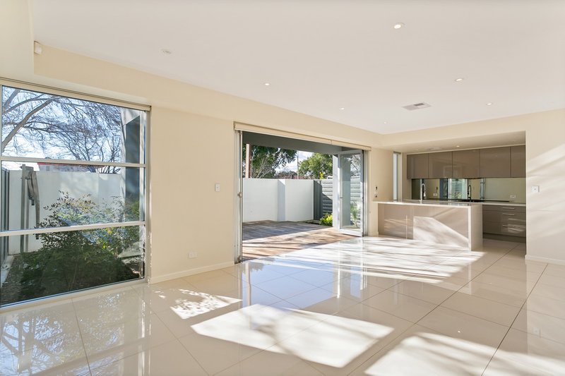 Photo - 2B Sixth Avenue, Glenelg East SA 5045 - Image 2