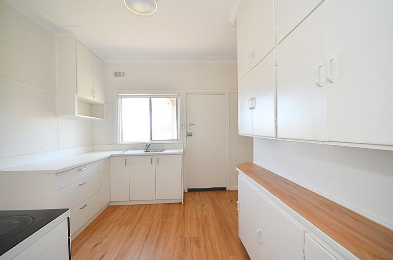 Photo - 2B Stapleton Street, Wentworthville NSW 2145 - Image 3