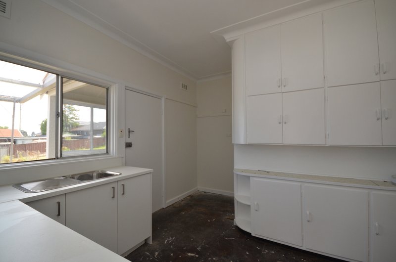 Photo - 2B Stapleton Street, Wentworthville NSW 2145 - Image 4