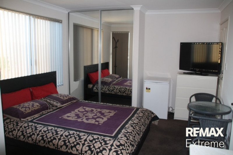 Photo - 2B/2 Bouvard Walk, Clarkson WA 6030 - Image 3