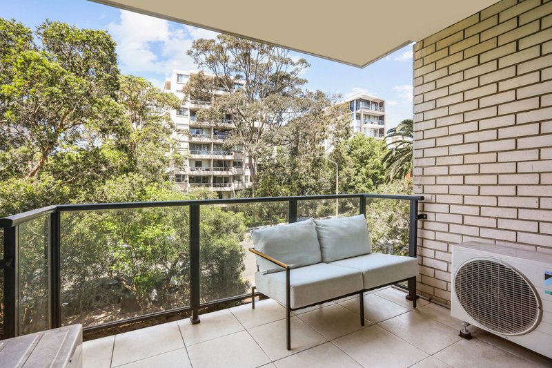 Photo - 2B/39-41 Penkivil Street, Bondi NSW 2026 - Image 4