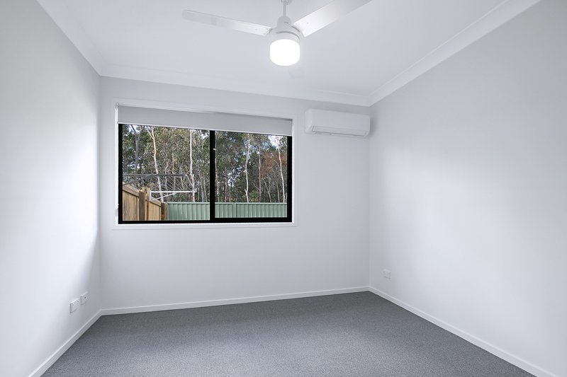 Photo - 2b/8 Falcon Road, Park Ridge QLD 4125 - Image 6
