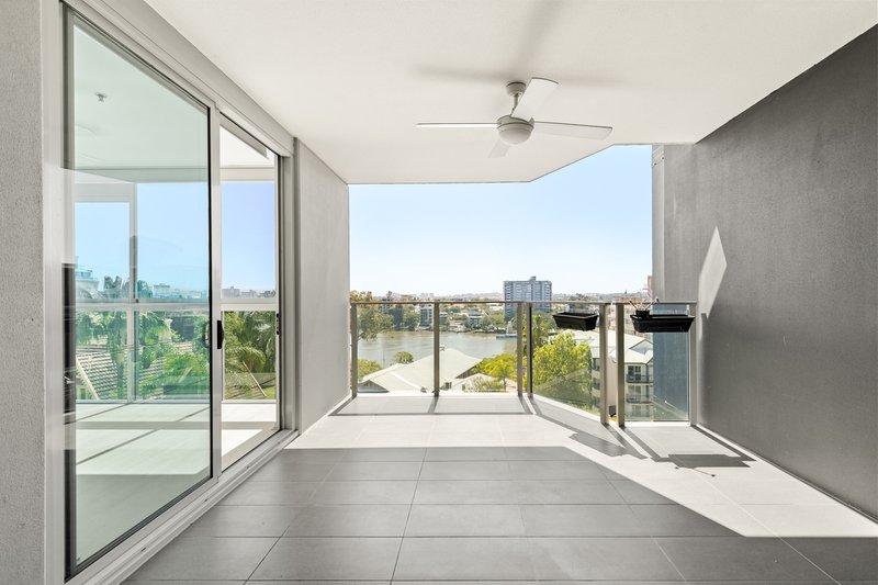 Photo - 2BR/18 Thorn Street, Kangaroo Point QLD 4169 - Image 1