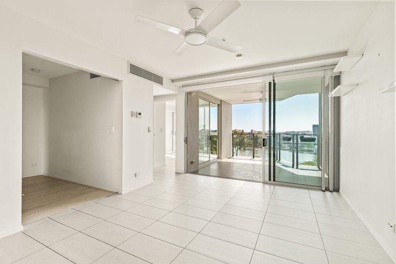 Photo - 2BR/18 Thorn Street, Kangaroo Point QLD 4169 - Image 3