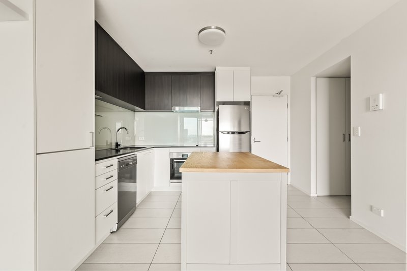 Photo - 2BR/18 Thorn Street, Kangaroo Point QLD 4169 - Image 5