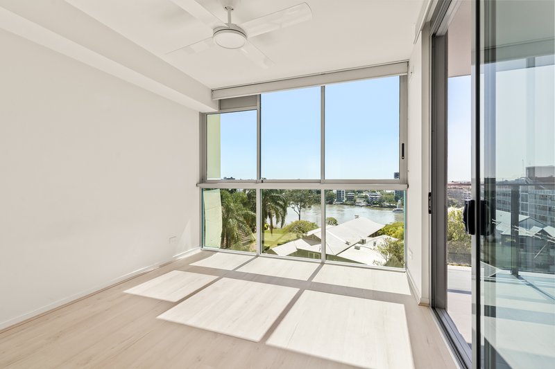 Photo - 2BR/18 Thorn Street, Kangaroo Point QLD 4169 - Image 7