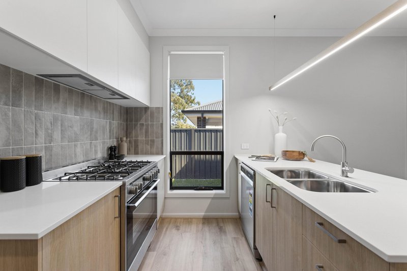 Photo - 2C Parcoola Avenue, Hope Valley SA 5090 - Image 7