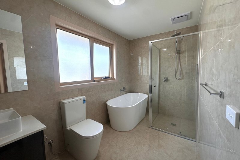 Photo - 2C Wykeham Court, Frankston VIC 3199 - Image 6