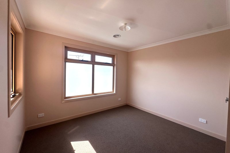 Photo - 2C Wykeham Court, Frankston VIC 3199 - Image 10