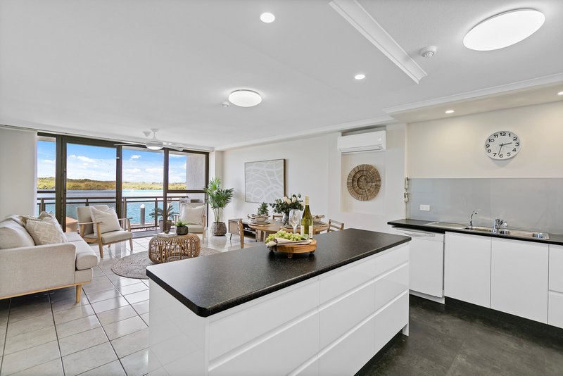 Photo - 2c/120-122 Duporth Avenue, Maroochydore QLD 4558 - Image 2