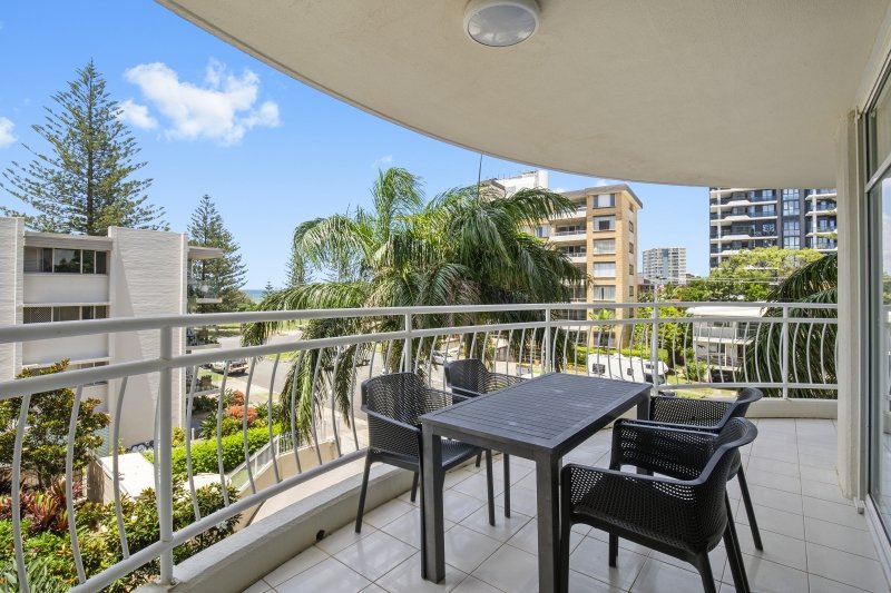 Photo - 2C/3 Second Avenue, Burleigh Heads QLD 4220 - Image 12