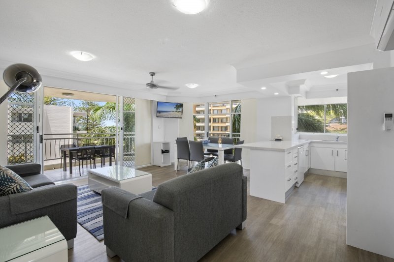 Photo - 2C/3 Second Avenue, Burleigh Heads QLD 4220 - Image 17