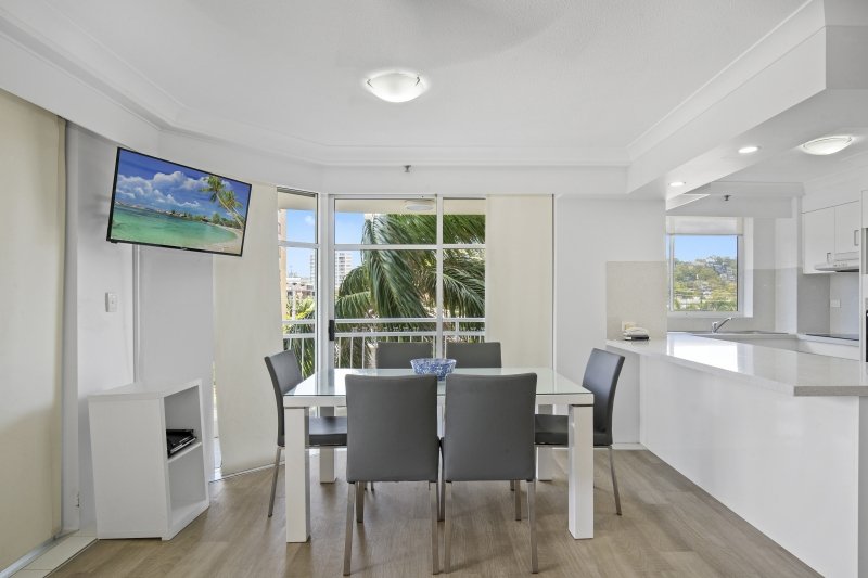 Photo - 2C/3 Second Avenue, Burleigh Heads QLD 4220 - Image 19