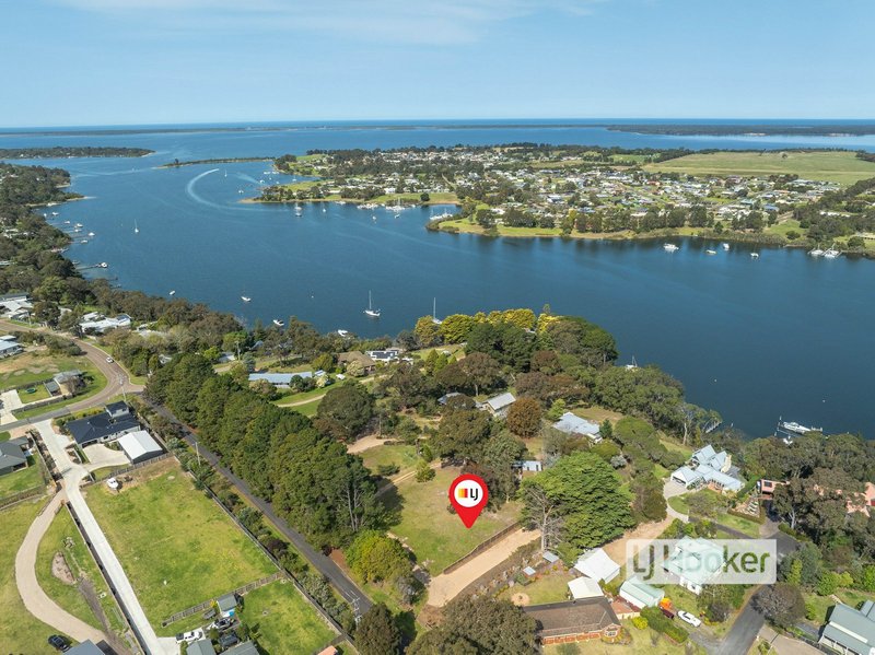 2D Backwater Court, Paynesville VIC 3880