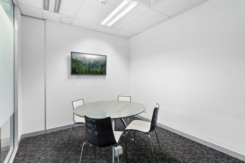 Photo - 2F/2-4 Flinders Parade, North Lakes QLD 4509 - Image 6