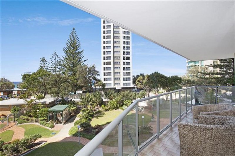 Photo - 2F/5 Clifford Street, Surfers Paradise QLD 4217 - Image 2