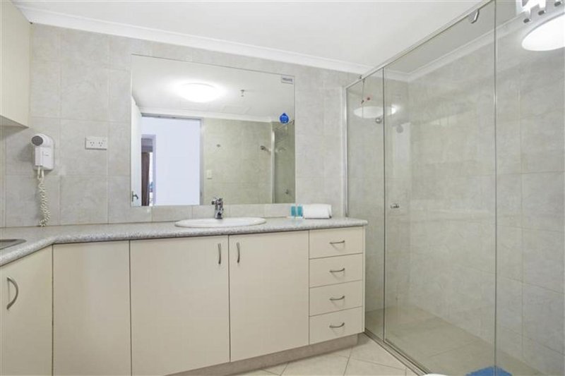 Photo - 2F/5 Clifford Street, Surfers Paradise QLD 4217 - Image 9