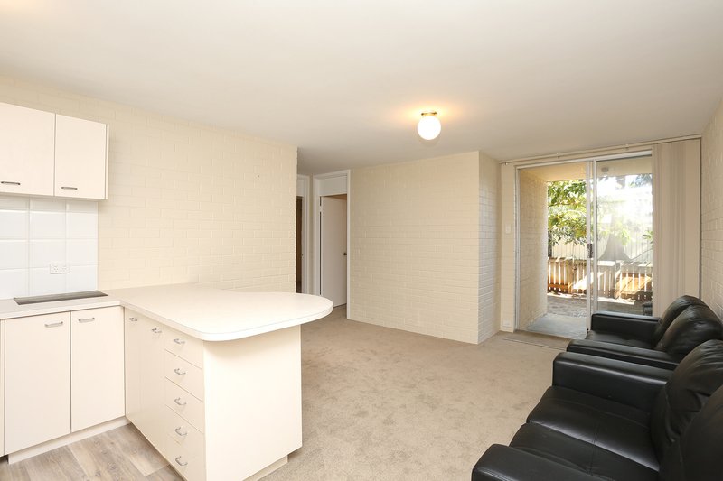 Photo - 2T/24 Pearson St , Churchlands WA 6018 - Image 3