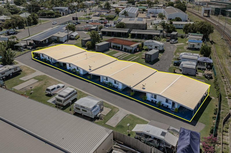 Photo - 3-10/84 Toolooa Street, South Gladstone QLD 4680 - Image 1