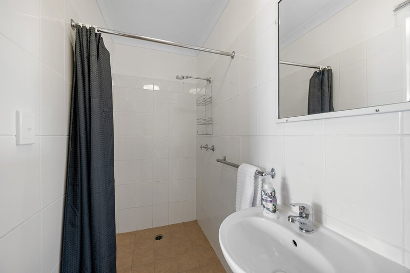 Photo - 3-10/84 Toolooa Street, South Gladstone QLD 4680 - Image 3