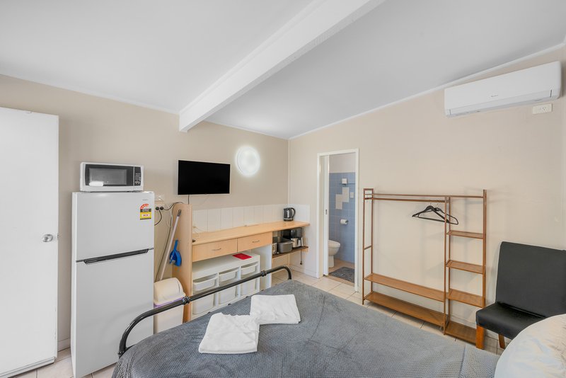 Photo - 3-10/84 Toolooa Street, South Gladstone QLD 4680 - Image 5