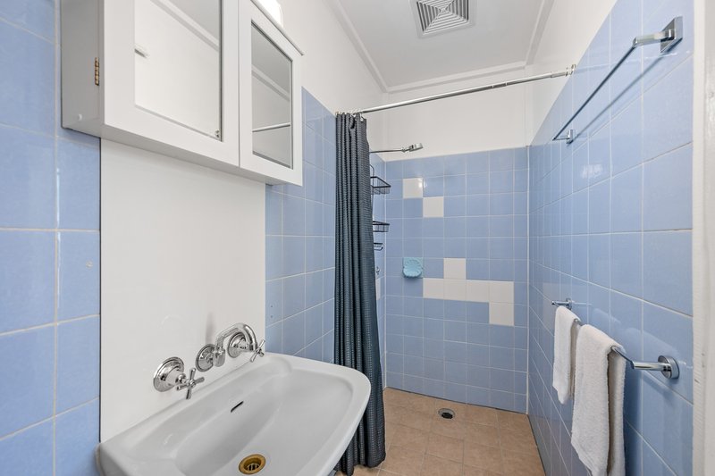Photo - 3-10/84 Toolooa Street, South Gladstone QLD 4680 - Image 6