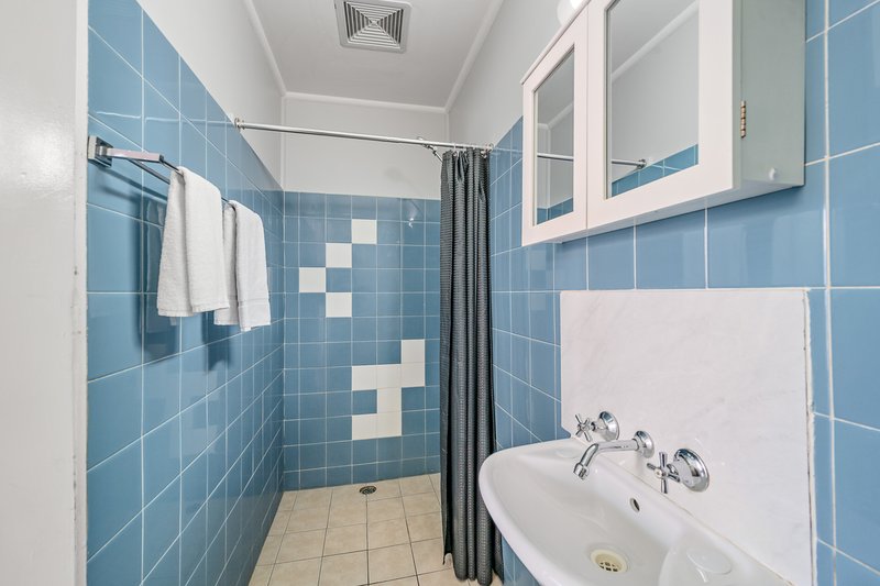 Photo - 3-10/84 Toolooa Street, South Gladstone QLD 4680 - Image 9