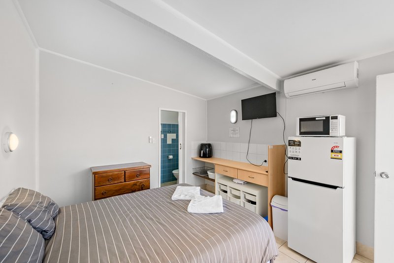 Photo - 3-10/84 Toolooa Street, South Gladstone QLD 4680 - Image 11