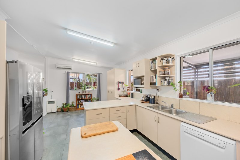 Photo - 3-10/84 Toolooa Street, South Gladstone QLD 4680 - Image 25