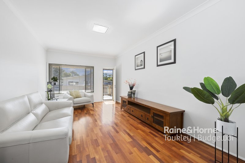 Photo - 3 & 3a Saturday Street, Tuggerawong NSW 2259 - Image 9