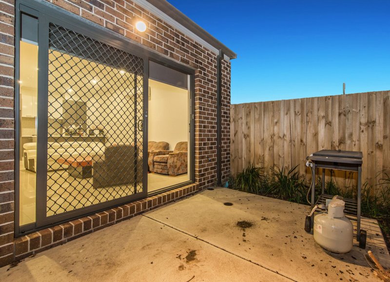 Photo - 3 /8 Ivanhoe Avenue, St Albans VIC 3021 - Image 12