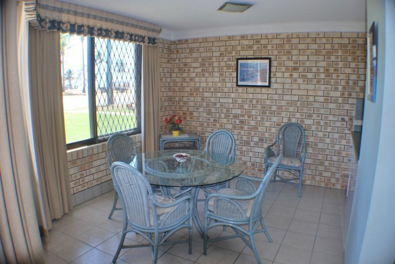 Photo - 3 92 Scenic Highway, Lammermoor QLD 4703 - Image 2