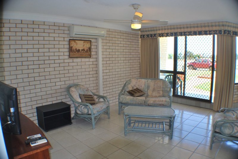 Photo - 3 92 Scenic Highway, Lammermoor QLD 4703 - Image 3