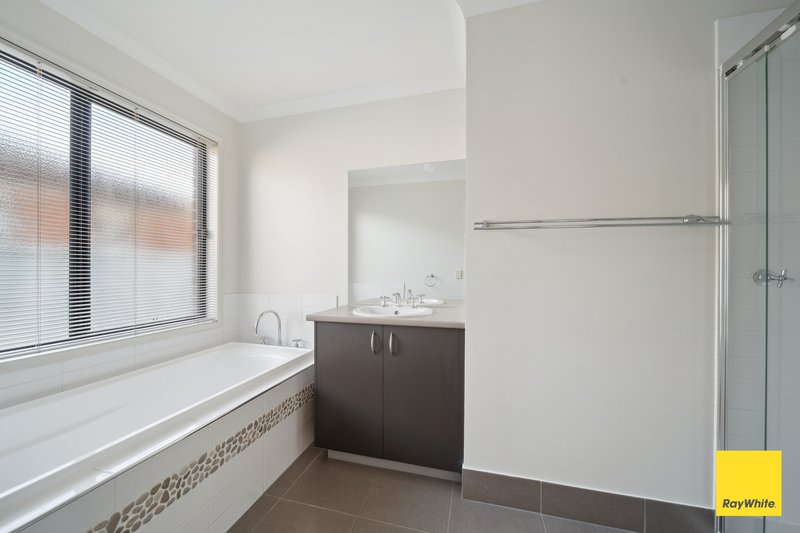 Photo - 3 Acacia Park Drive, Epsom VIC 3551 - Image 14