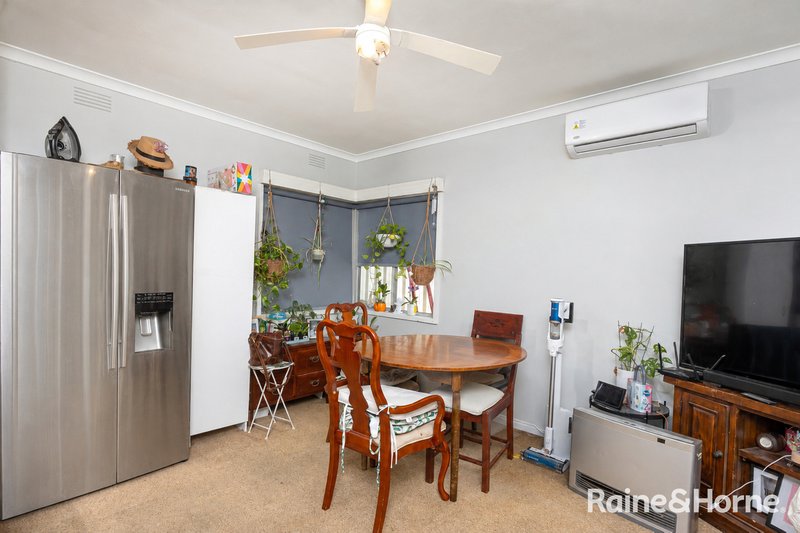 Photo - 3 Acacia Street, Kooringal NSW 2650 - Image 4