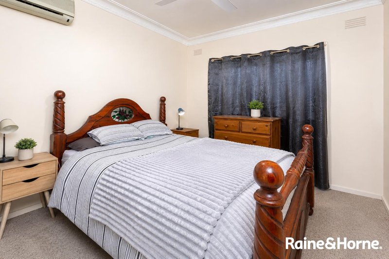 Photo - 3 Acacia Street, Kooringal NSW 2650 - Image 6