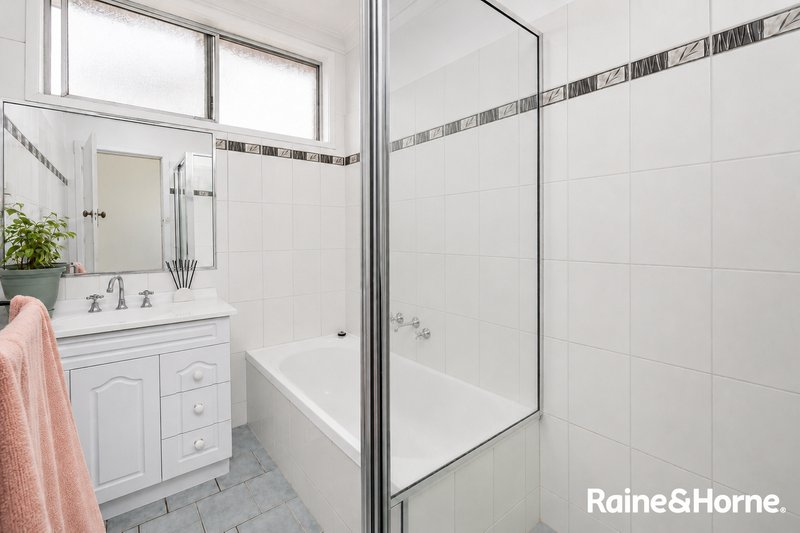 Photo - 3 Acacia Street, Kooringal NSW 2650 - Image 8