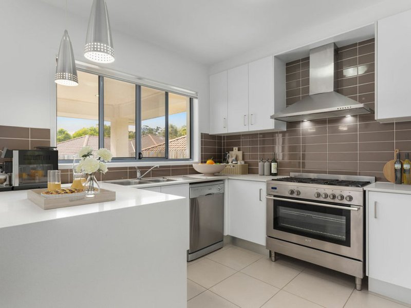 Photo - 3 Ada Street, Augustine Heights QLD 4300 - Image 4