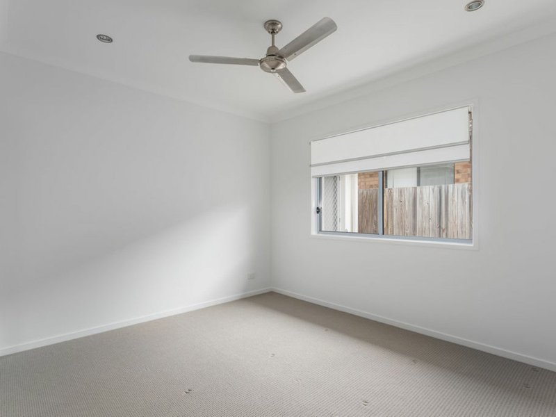 Photo - 3 Ada Street, Augustine Heights QLD 4300 - Image 12