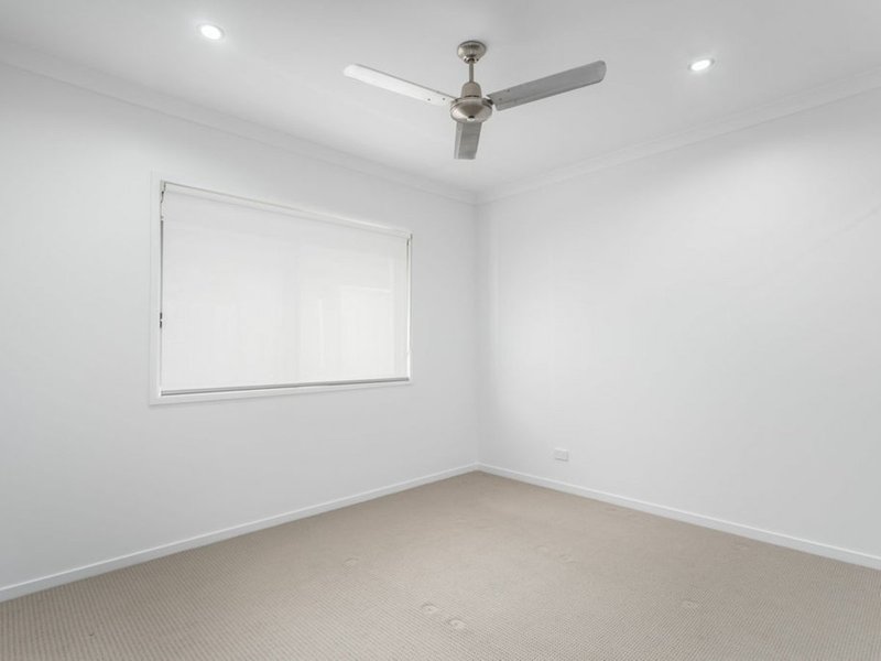 Photo - 3 Ada Street, Augustine Heights QLD 4300 - Image 13